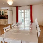 Au Calme, Piscine Couverte Chauffee 365j *