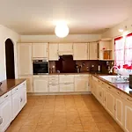 Au Calme, Piscine Couverte Chauffee 365j Thiberville