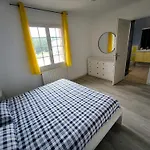 Au Calme, Piscine Couverte Chauffee 365j * Thiberville