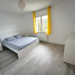 Au Calme, Piscine Couverte Chauffee 365j * Thiberville