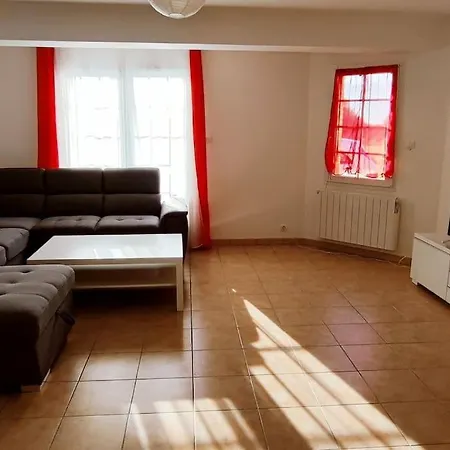 Vakantiehuis Au Calme, Piscine Couverte Chauffee 365j