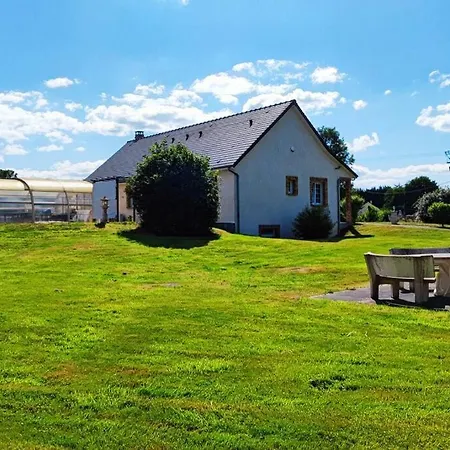 Au Calme, Piscine Couverte Chauffee 365j 度假居 *