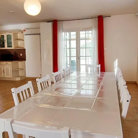 Au Calme, Piscine Couverte Chauffee 365j *