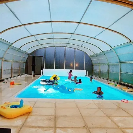 Au Calme, Piscine Couverte Chauffee 365j Ferienhaus Thiberville