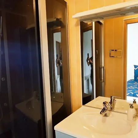 Vakantiehuis Au Calme, Piscine Couverte Chauffee 365j Thiberville