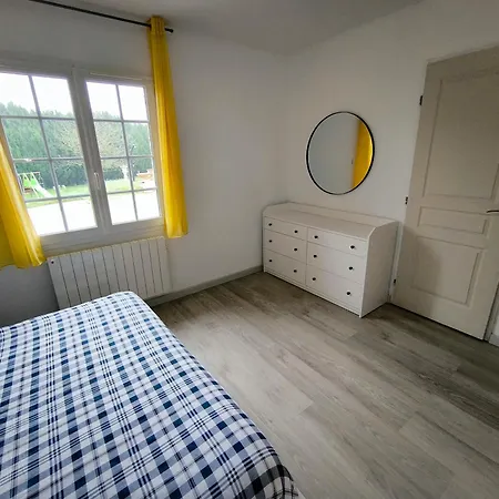 Au Calme, Piscine Couverte Chauffee 365j * Thiberville