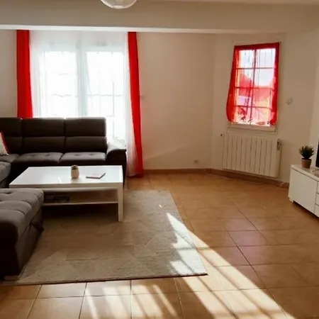 Ferienhaus Au Calme, Piscine Couverte Chauffee 365j *
