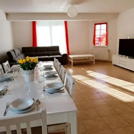 Ferienhaus Au Calme, Piscine Couverte Chauffee 365j *