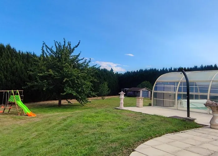 Au Calme, Piscine Couverte Chauffee 365j