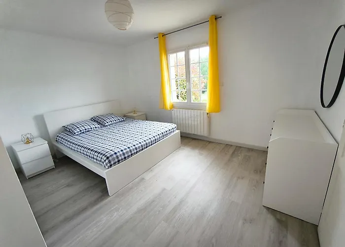 Au Calme, Piscine Couverte Chauffee 365j * Thiberville