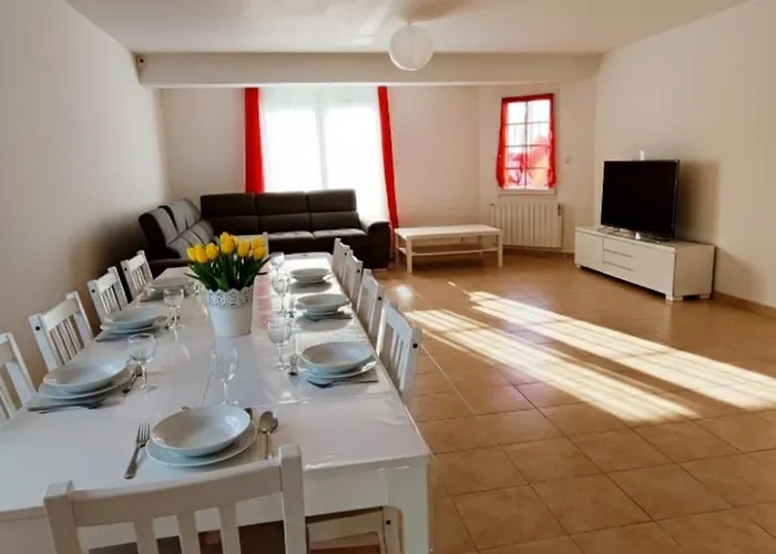 Σπίτι διακοπών Au Calme, Piscine Couverte Chauffee 365j *