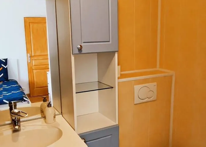 Au Calme, Piscine Couverte Chauffee 365j *